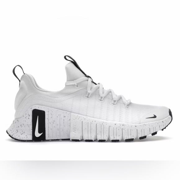 Nike Free Metcon 6
White Metallic Silver Light Smoke Grey Black (Women's), 9 - Picture 1 of 9